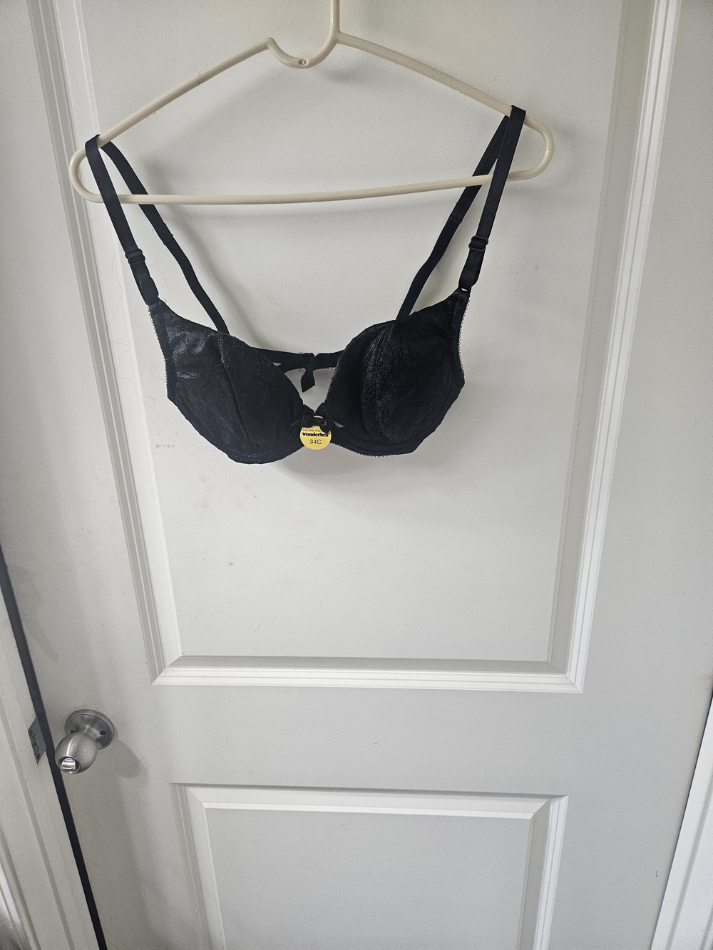Wonderbra Black Lace Underwire Bra with Bow Accent
